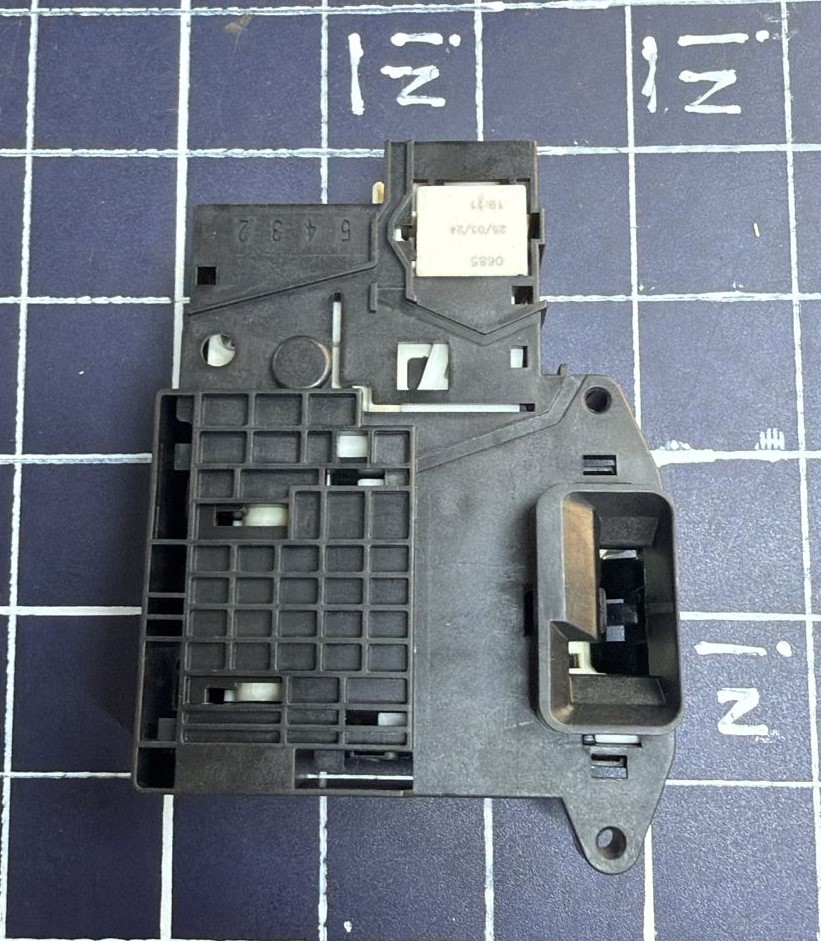 BLOCAPUERTA LAV LG = EBF61315802